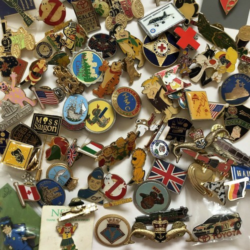 Pick vintage assorted badges - vintage,