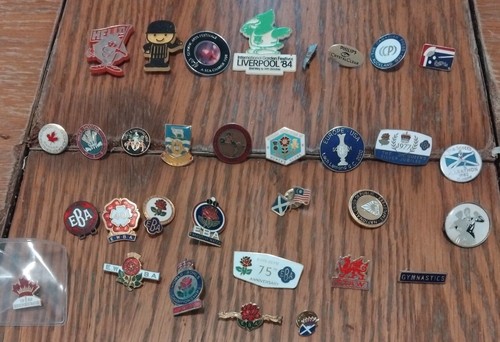 Collection pin badges - of, 30+